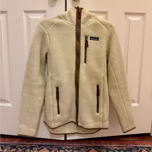 NWOT - Patagonia Women’s Cream Fleece Hoodie Jacket in Size Medium